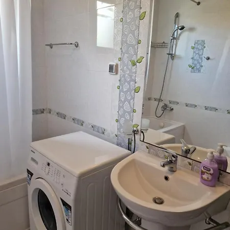 Apartment Marelis Skies 3 *